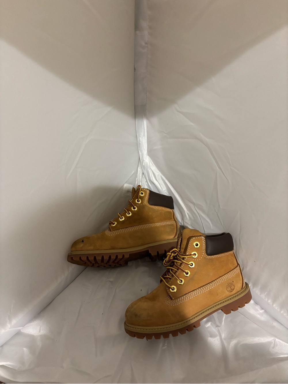 Timberland Kids Wheat Brown Lace-Up Waterproof Boots. Size 12